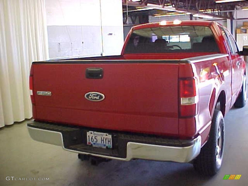 2005 F150 XLT SuperCab 4x4 - Bright Red / Medium Flint Grey photo #13