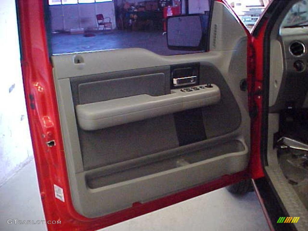 2005 F150 XLT SuperCab 4x4 - Bright Red / Medium Flint Grey photo #18
