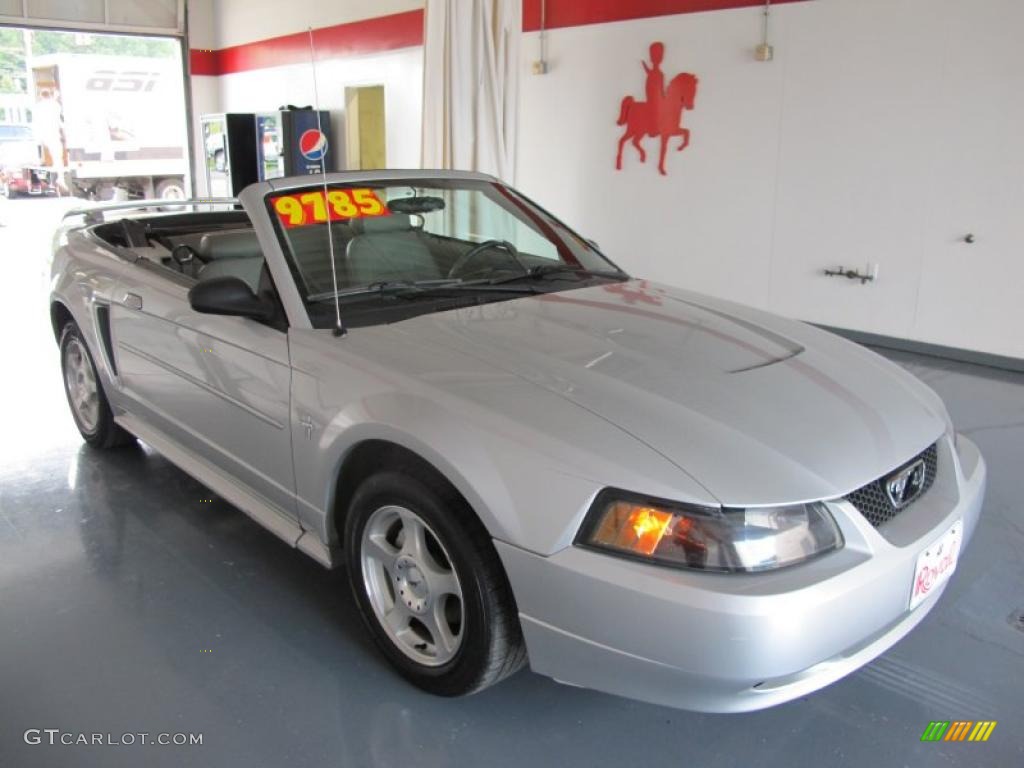 2003 Mustang V6 Convertible - Silver Metallic / Medium Graphite photo #1