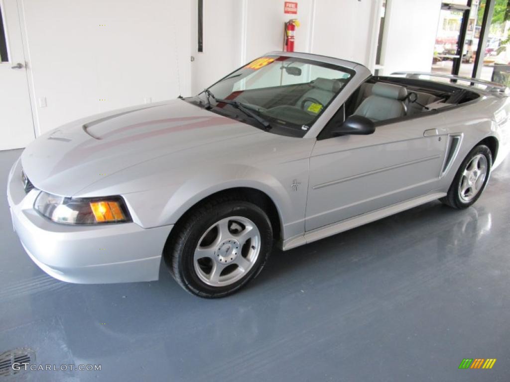 2003 Mustang V6 Convertible - Silver Metallic / Medium Graphite photo #3