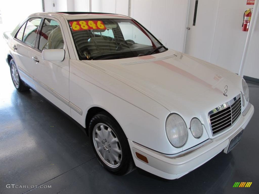 1996 E 320 Sedan - Polar White / Beige photo #1