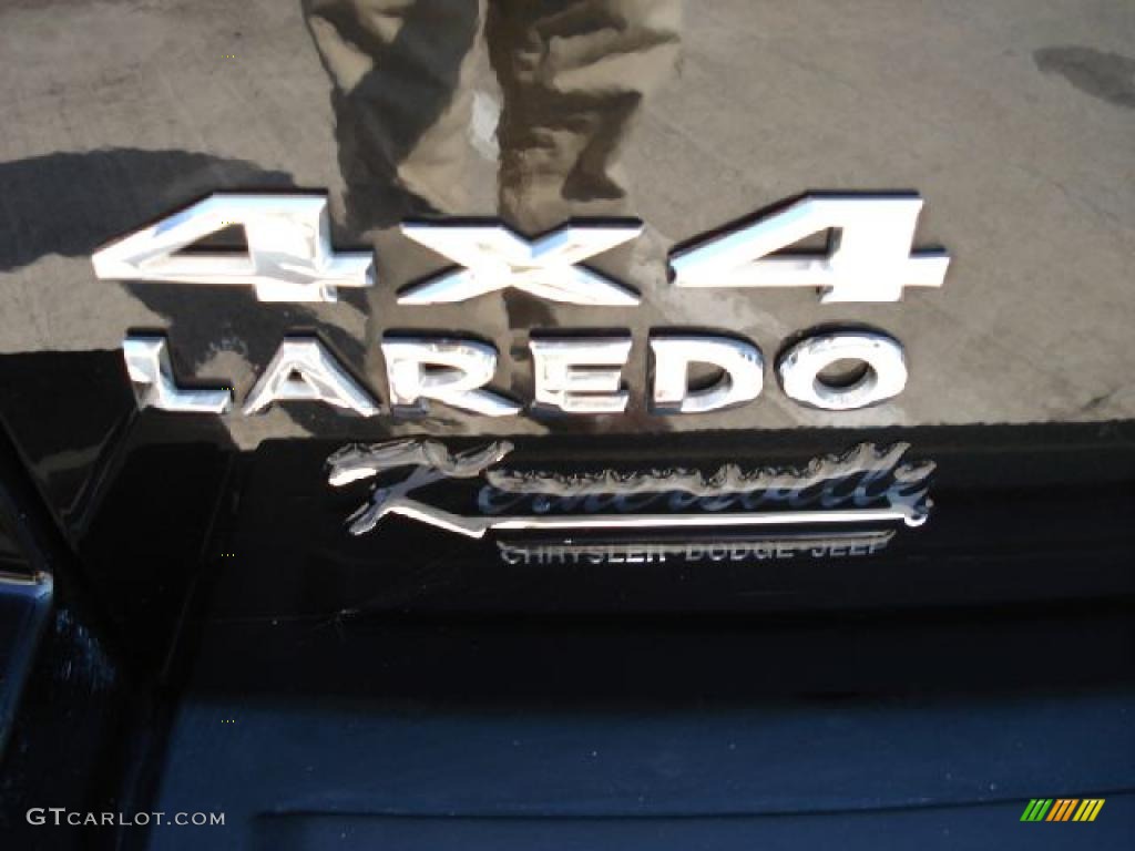 2010 Grand Cherokee Laredo 4x4 - Brilliant Black Crystal Pearl / Dark Slate Gray photo #28