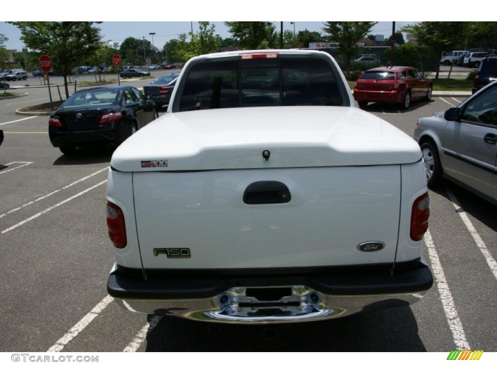2001 F150 Lariat SuperCrew 4x4 - Oxford White / Medium Graphite photo #5