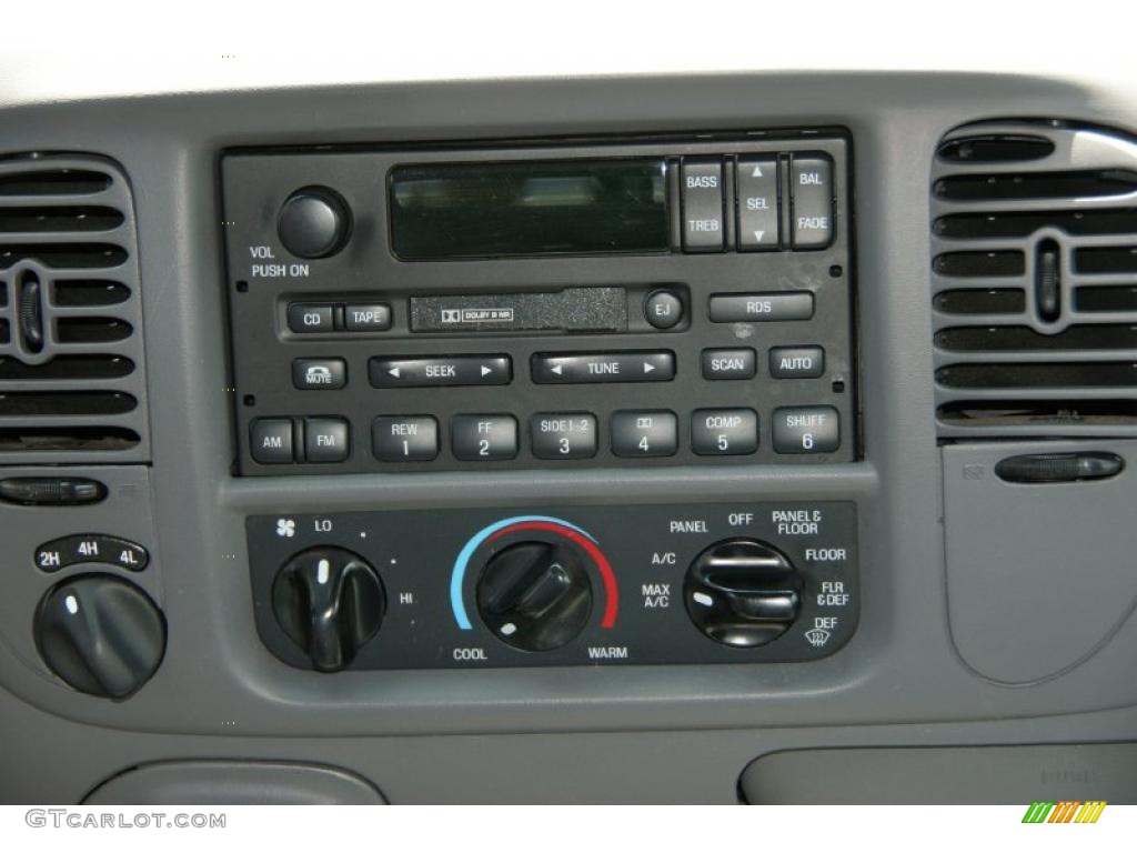 2001 F150 Lariat SuperCrew 4x4 - Oxford White / Medium Graphite photo #17