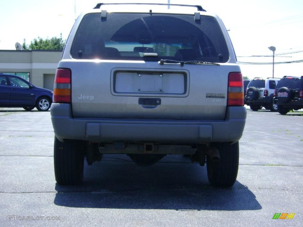 1997 Grand Cherokee Laredo 4x4 - Bright Platinum Metallic / Agate Black photo #6