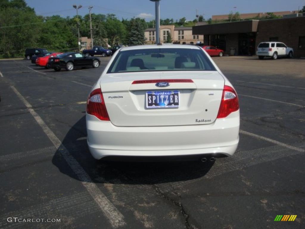 2010 Fusion SE - White Suede / Medium Light Stone photo #4