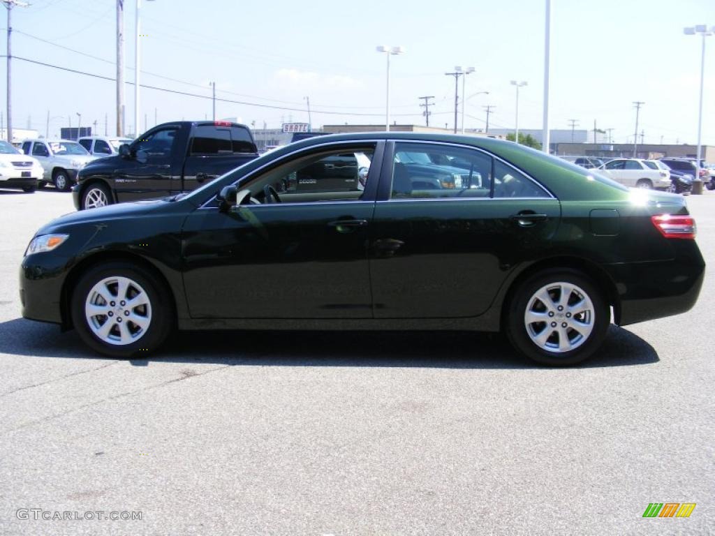 2010 Camry LE - Spruce Mica / Bisque photo #6