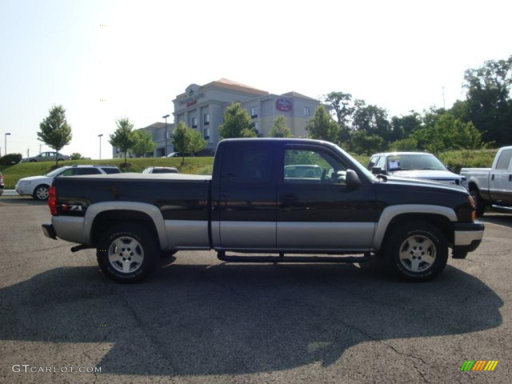 2006 Silverado 1500 LS Extended Cab 4x4 - Black / Medium Gray photo #2