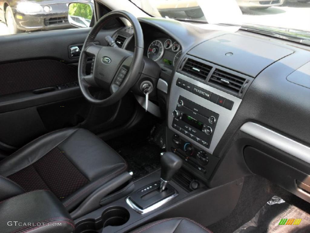 2009 Fusion SE - Tuxedo Black Metallic / Charcoal Black/Red Accents photo #21