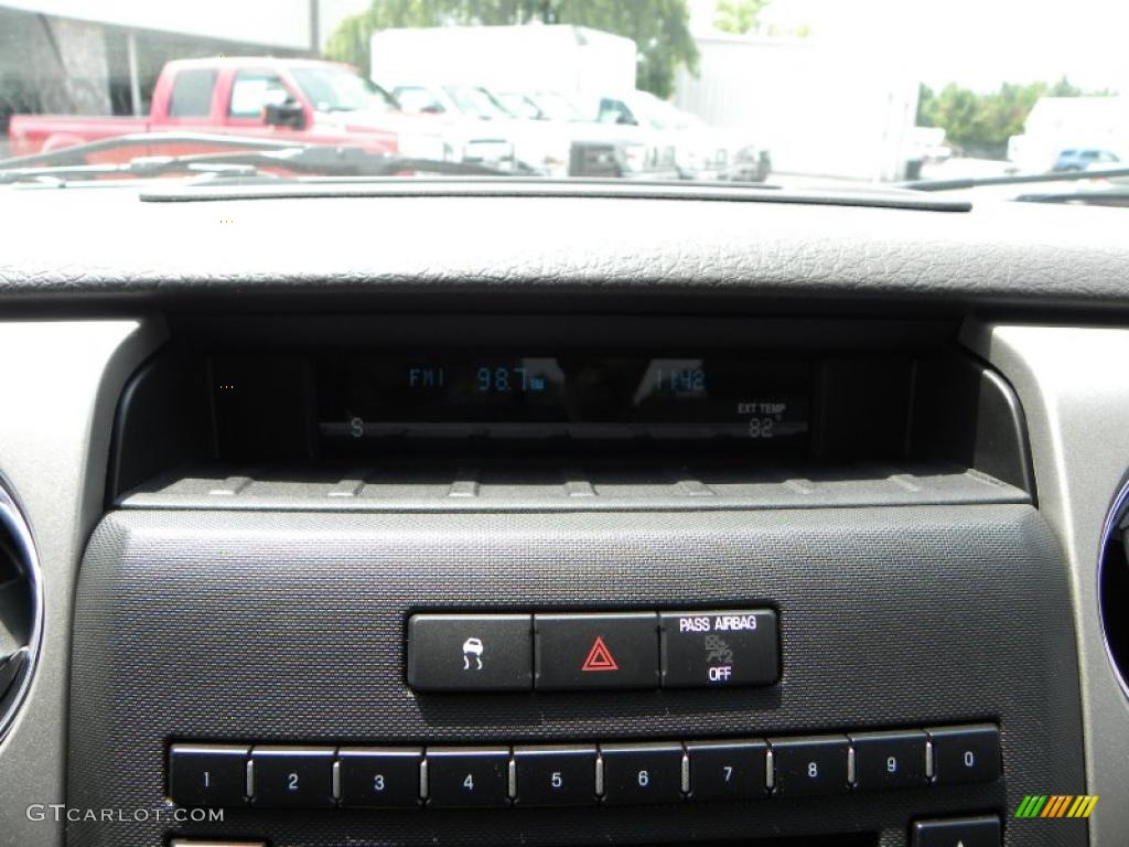 2010 F150 XLT Regular Cab - Tuxedo Black / Medium Stone photo #17