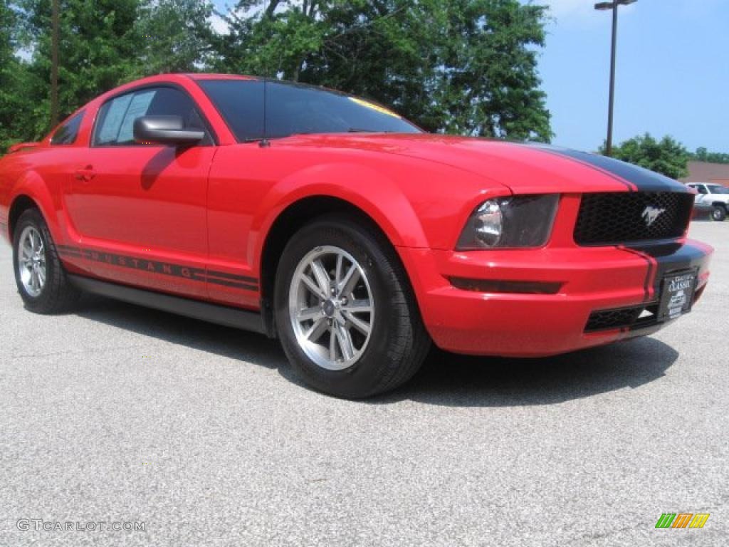 2005 Mustang V6 Premium Coupe - Torch Red / Dark Charcoal photo #3