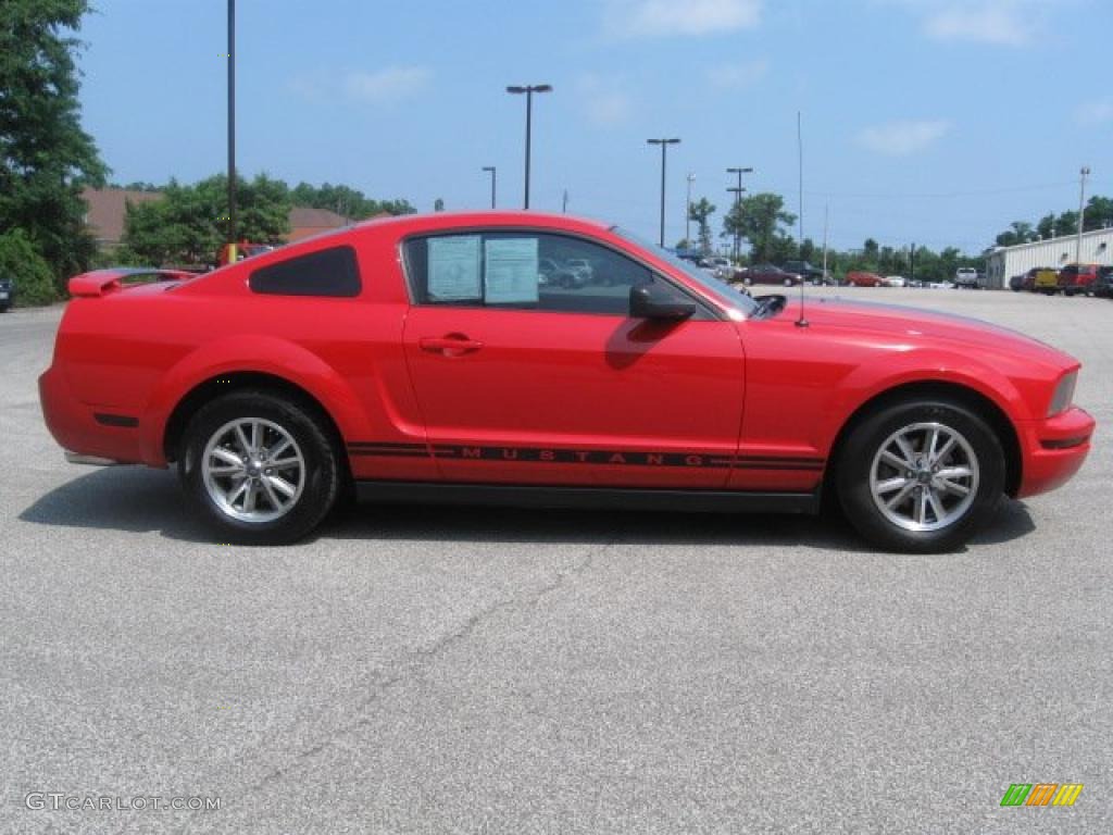 2005 Mustang V6 Premium Coupe - Torch Red / Dark Charcoal photo #4