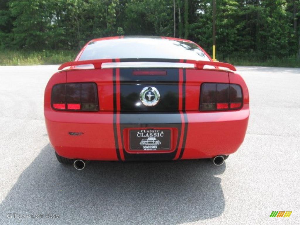 2005 Mustang V6 Premium Coupe - Torch Red / Dark Charcoal photo #5
