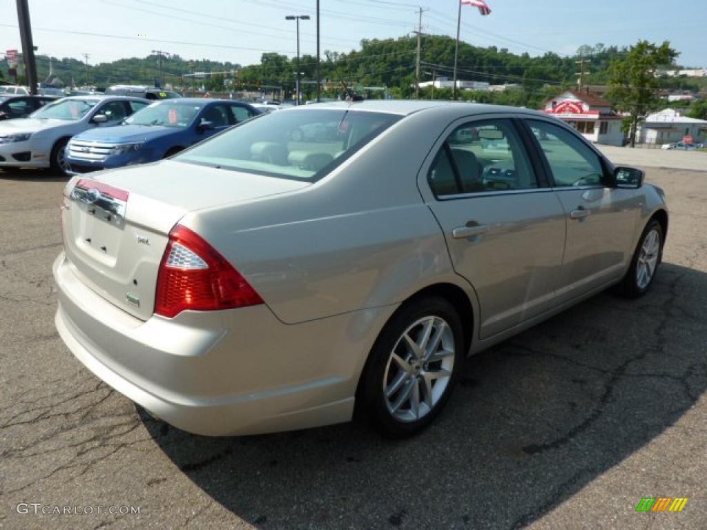 2010 Fusion SEL V6 - Brilliant Silver Metallic / Medium Light Stone photo #4