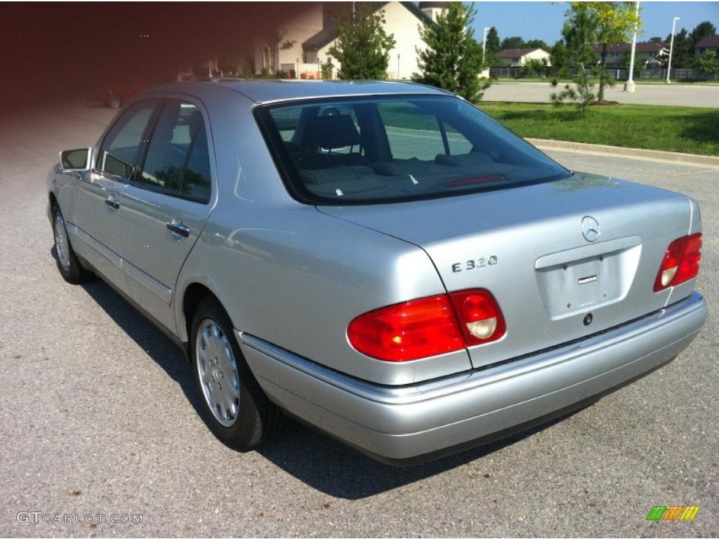 1999 E 320 Sedan - Smoke Silver Metallic / Grey photo #3