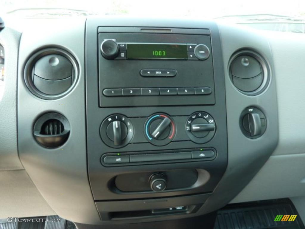 2004 F150 XL Regular Cab - Dark Shadow Grey Metallic / Dark Flint photo #18