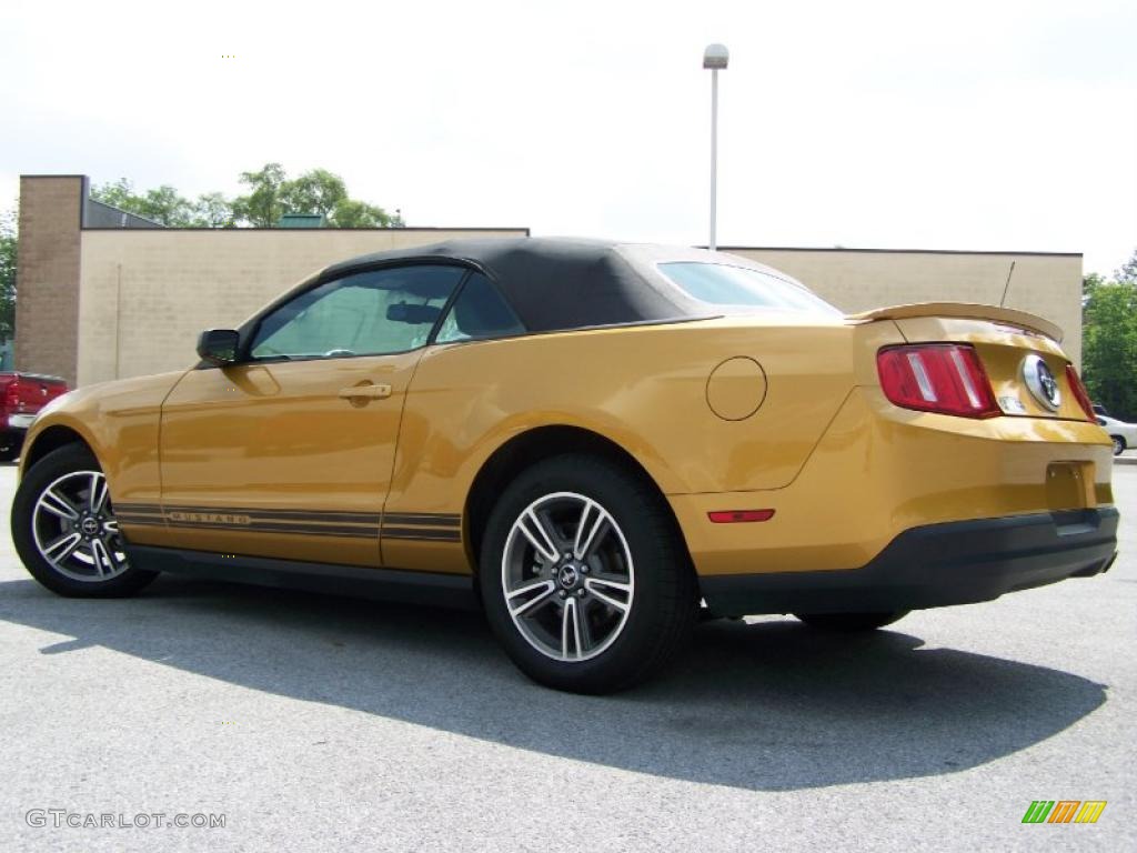 2010 Mustang V6 Premium Convertible - Sunset Gold Metallic / Charcoal Black photo #4