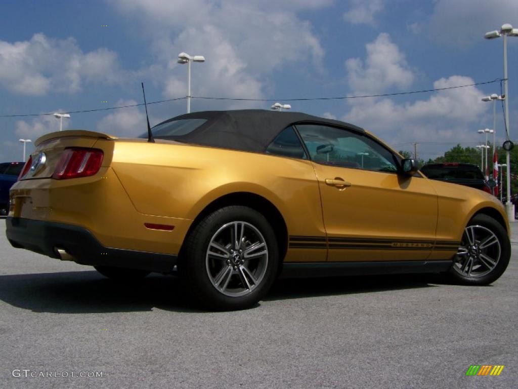 2010 Mustang V6 Premium Convertible - Sunset Gold Metallic / Charcoal Black photo #7