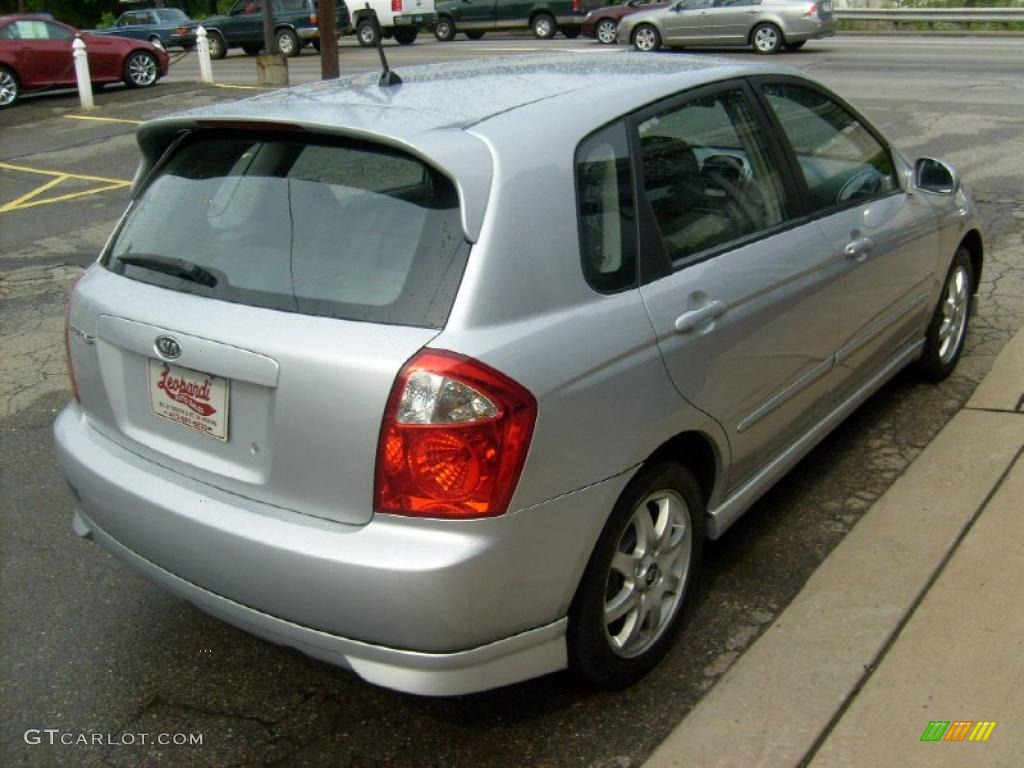 2005 Spectra 5 Wagon - Clear Silver / Gray photo #5
