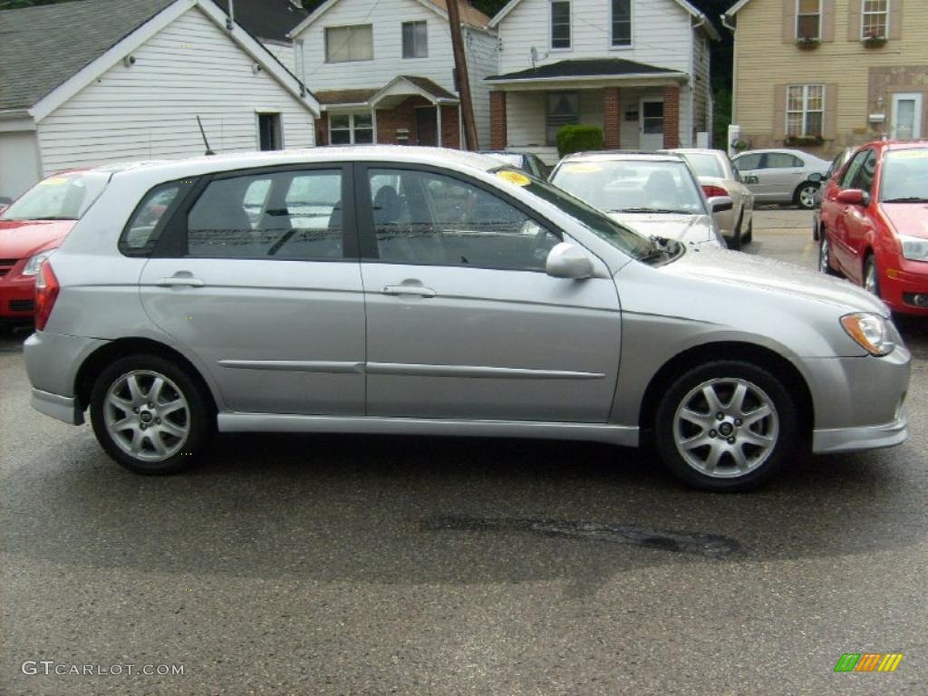 2005 Spectra 5 Wagon - Clear Silver / Gray photo #6