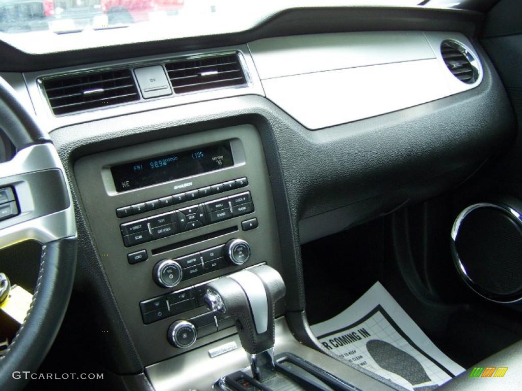 2010 Mustang V6 Premium Convertible - Sunset Gold Metallic / Charcoal Black photo #23