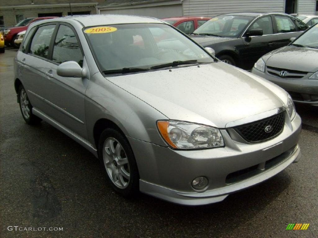 2005 Spectra 5 Wagon - Clear Silver / Gray photo #7