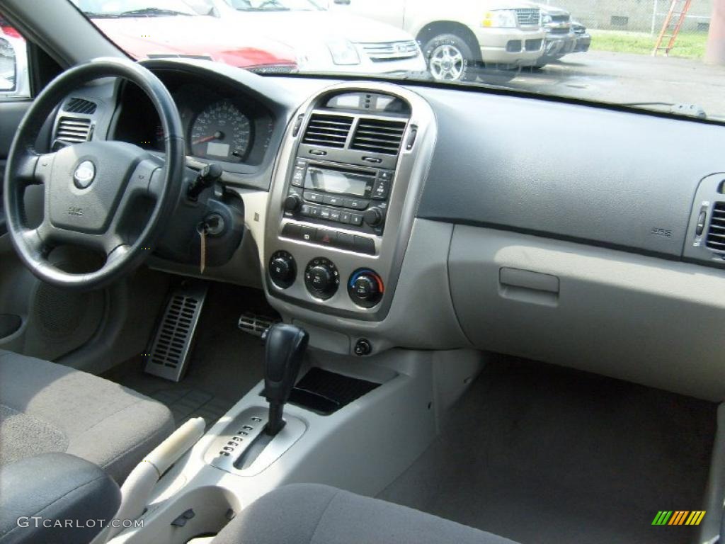 2005 Spectra 5 Wagon - Clear Silver / Gray photo #19