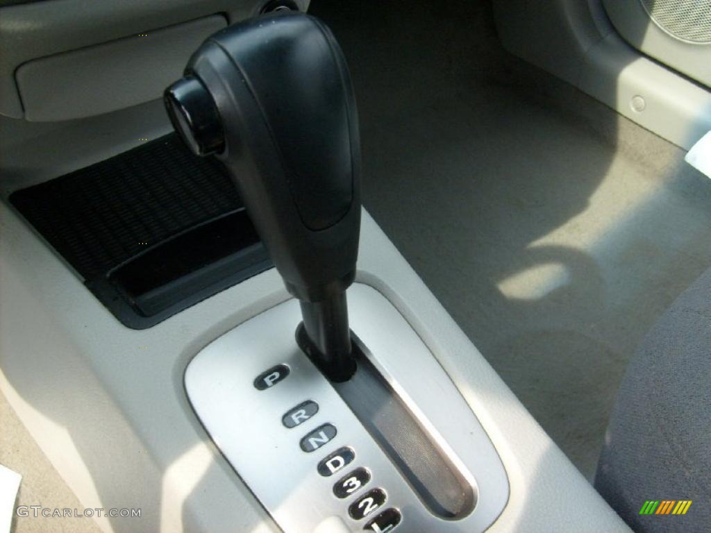 2005 Spectra 5 Wagon - Clear Silver / Gray photo #22