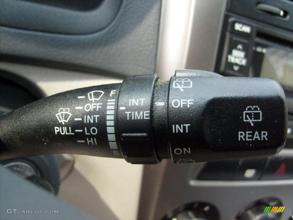 2005 Spectra 5 Wagon - Clear Silver / Gray photo #24