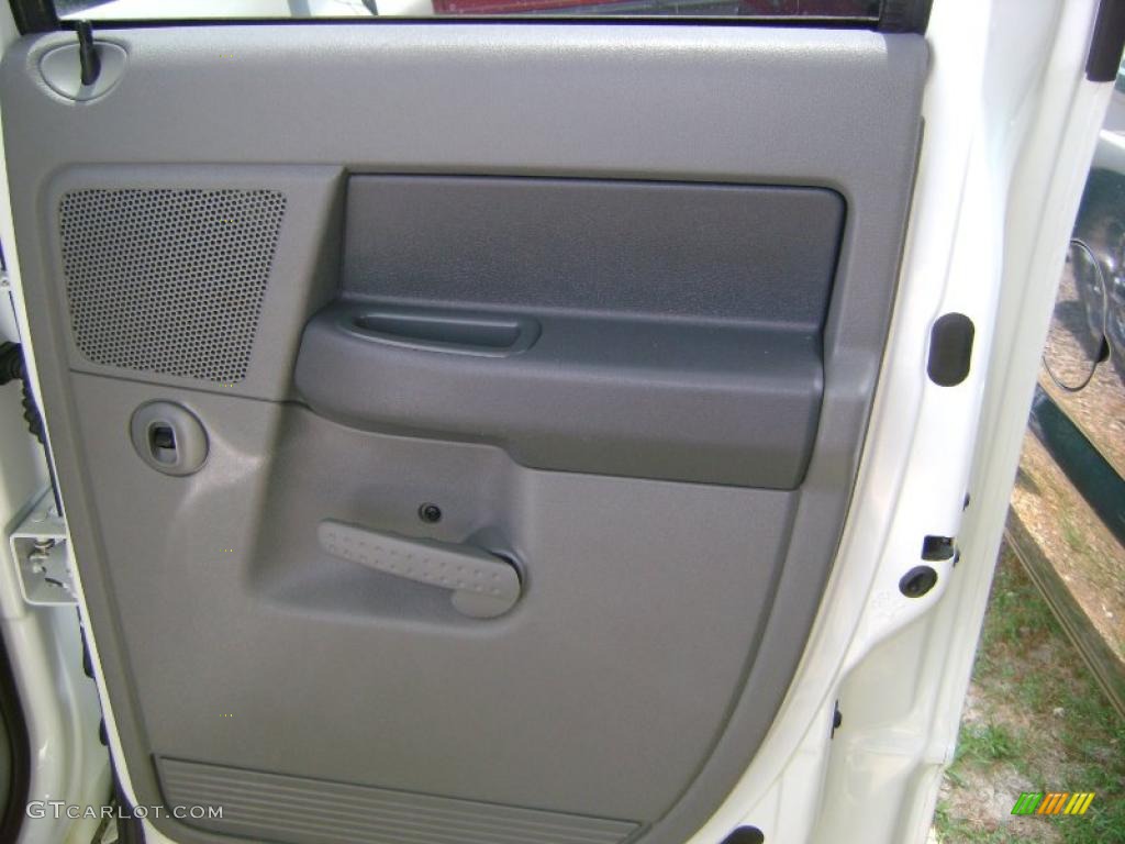 2006 Ram 2500 SLT Quad Cab - Bright White / Medium Slate Gray photo #40