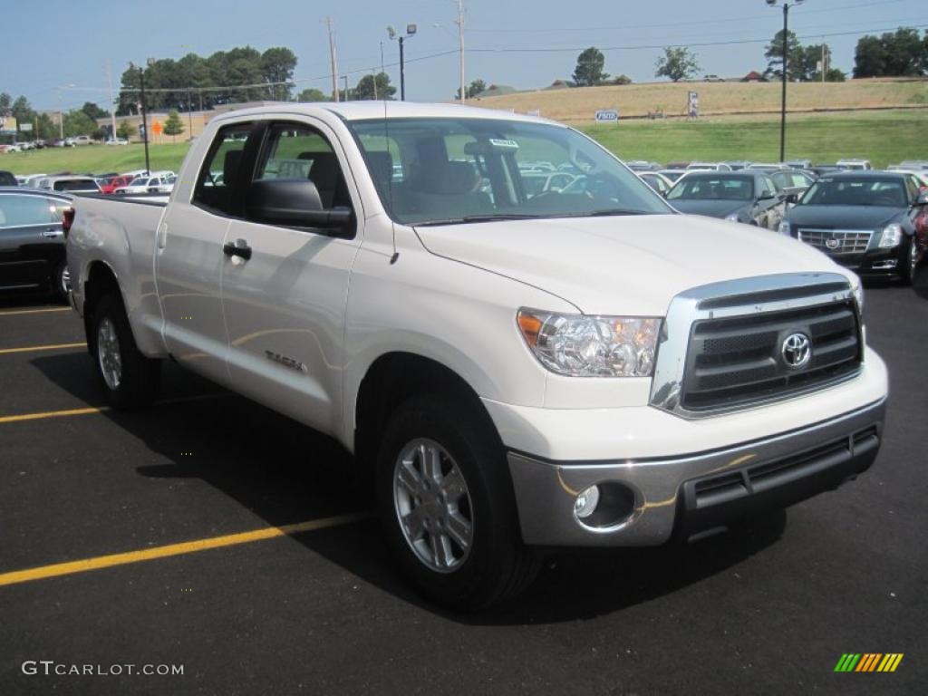 2010 Tundra Double Cab 4x4 - Super White / Graphite Gray photo #2