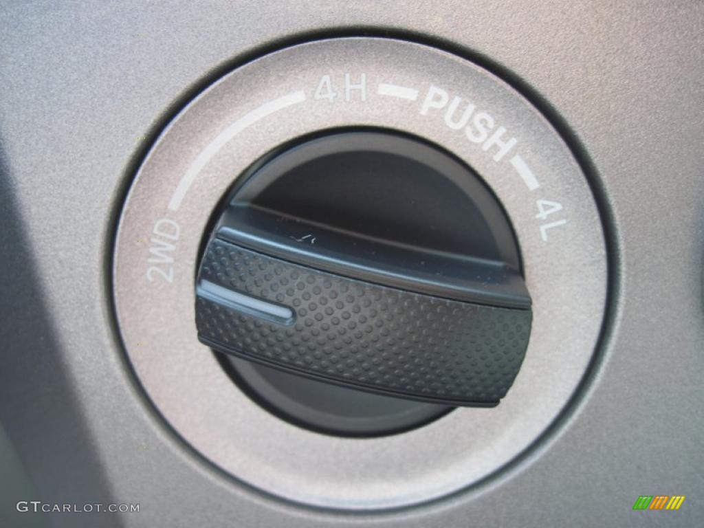 2010 Tundra Double Cab 4x4 - Super White / Graphite Gray photo #12