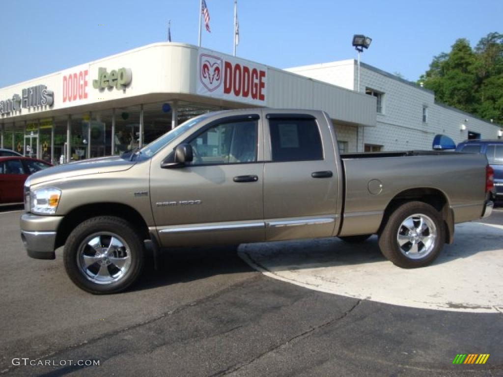 2007 Ram 1500 ST Quad Cab 4x4 - Light Khaki Metallic / Khaki Beige photo #1