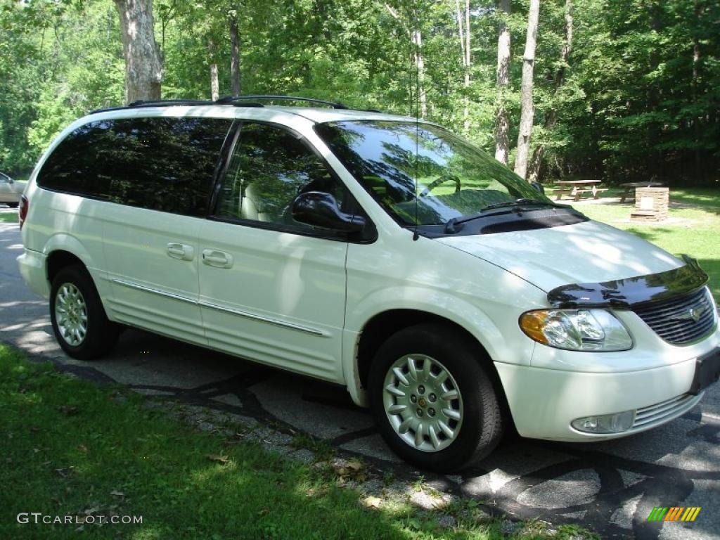 2002 Town & Country LXi - Stone White Clearcoat / Sandstone photo #1