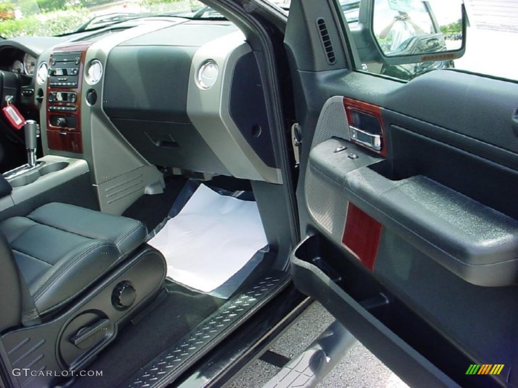 2006 F150 Lariat SuperCrew - Black / Black photo #20