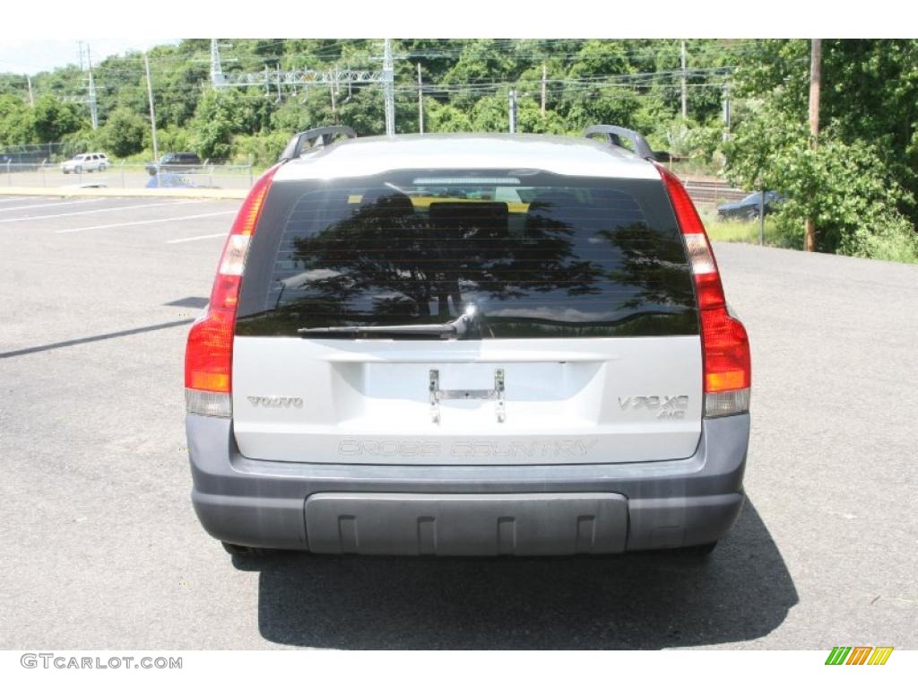 2002 V70 2.4T XC AWD Wagon - Silver Metallic / Graphite photo #6