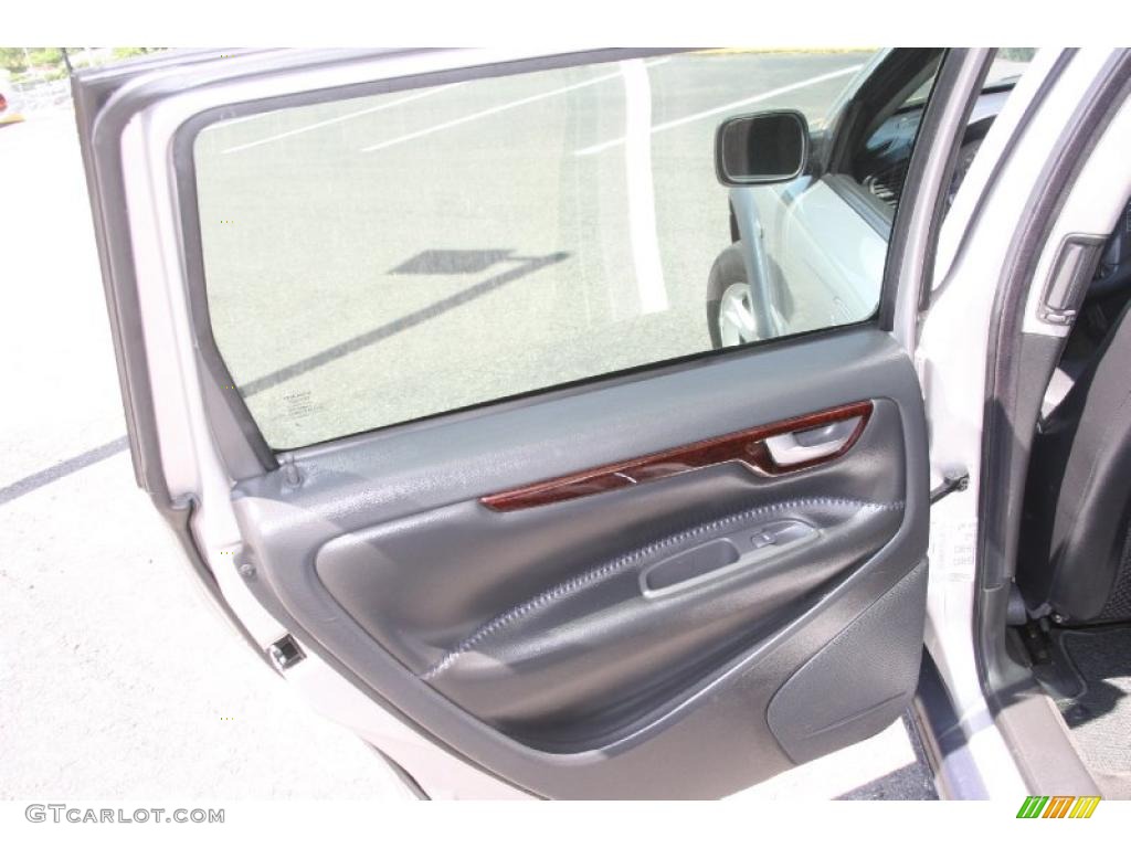 2002 V70 2.4T XC AWD Wagon - Silver Metallic / Graphite photo #13