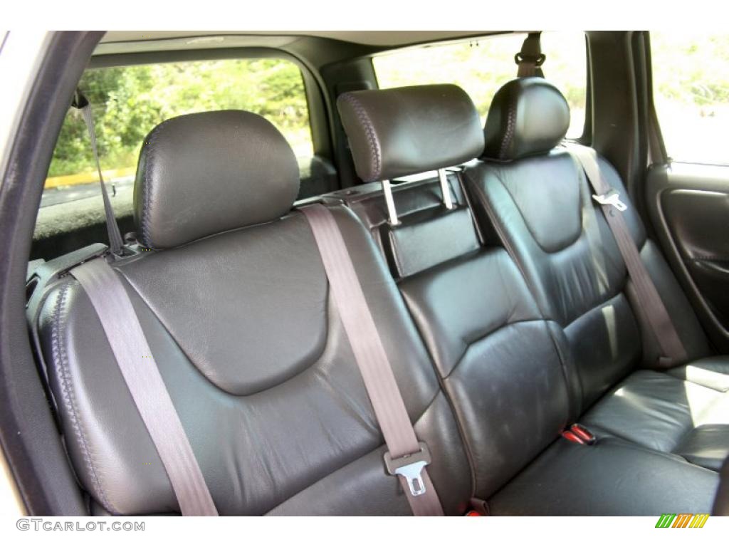 2002 V70 2.4T XC AWD Wagon - Silver Metallic / Graphite photo #17