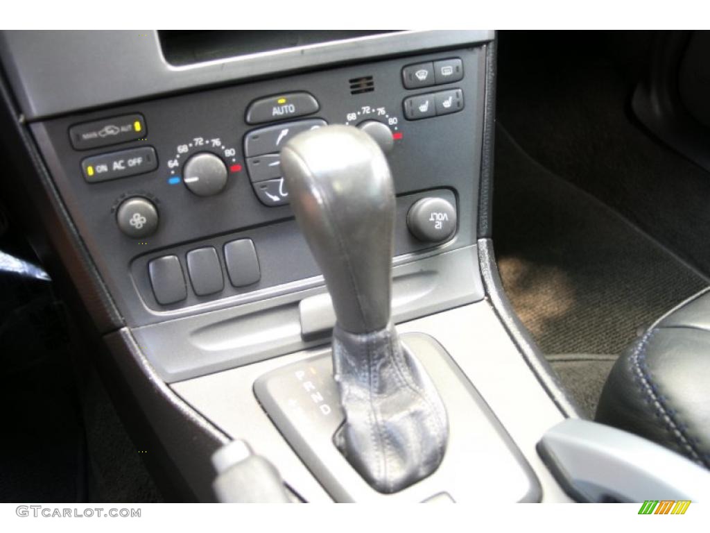 2002 V70 2.4T XC AWD Wagon - Silver Metallic / Graphite photo #23