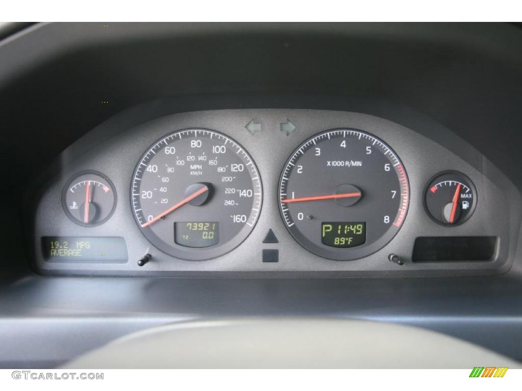 2002 V70 2.4T XC AWD Wagon - Silver Metallic / Graphite photo #24