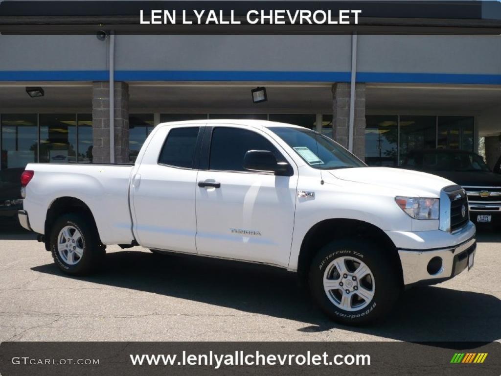 2008 Tundra Double Cab 4x4 - Super White / Graphite Gray photo #1