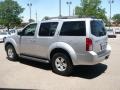 Silver Lightning - Pathfinder S 4x4 Photo No. 4