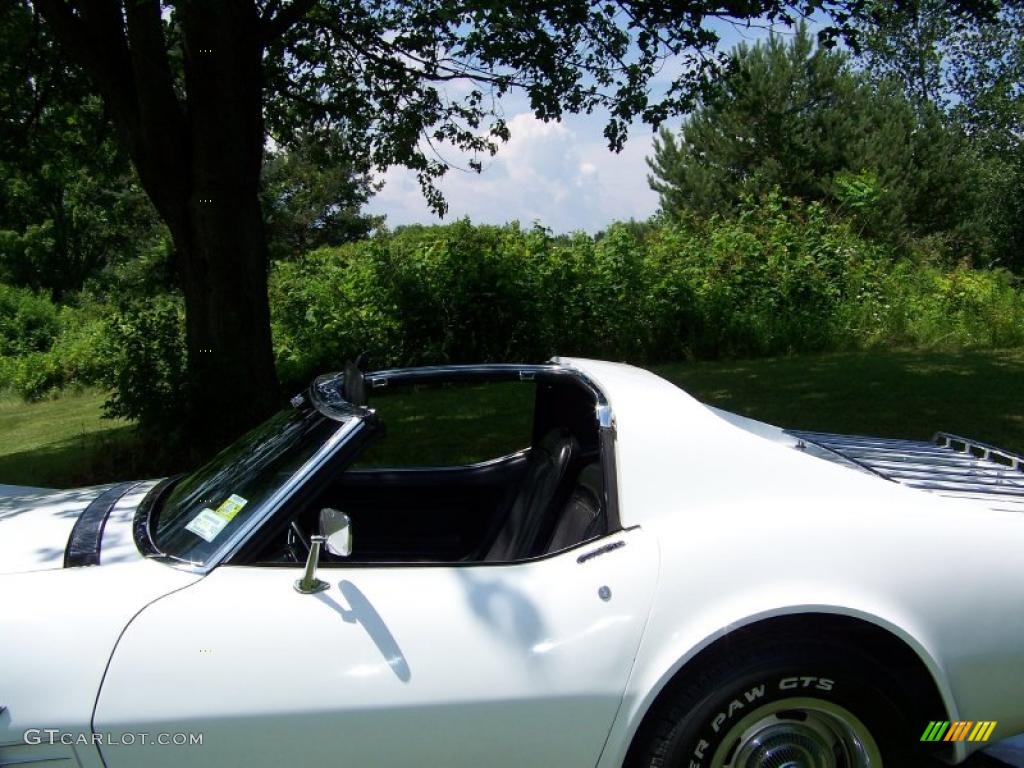 1972 Corvette Stingray Coupe - Classic White / Black photo #16
