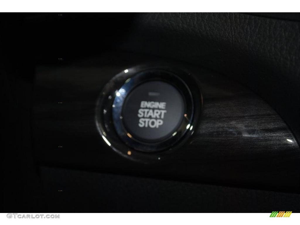 2011 Sorento EX V6 AWD - Ebony Black / Black/Beige photo #37