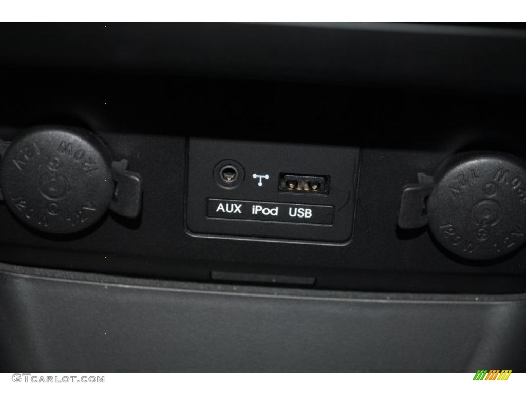 2011 Sorento EX V6 AWD - Ebony Black / Black/Beige photo #46