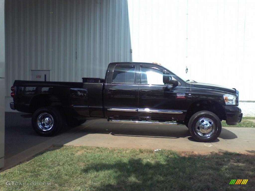 2008 Ram 3500 Laramie Quad Cab 4x4 Dually - Brilliant Black Crystal Pearl / Medium Slate Gray photo #17