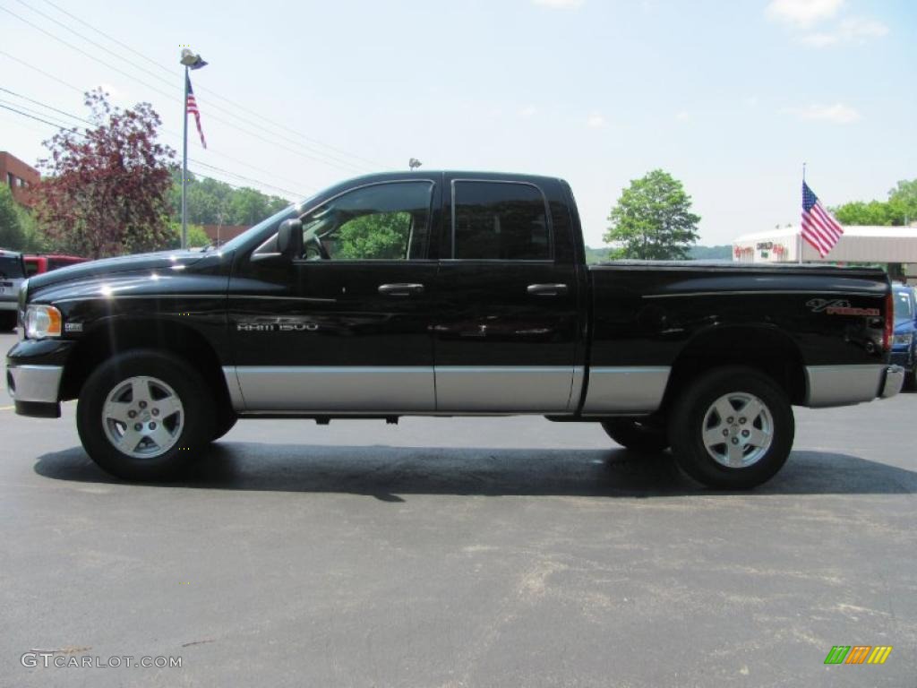 2005 Ram 1500 SLT Quad Cab 4x4 - Black / Dark Slate Gray photo #8