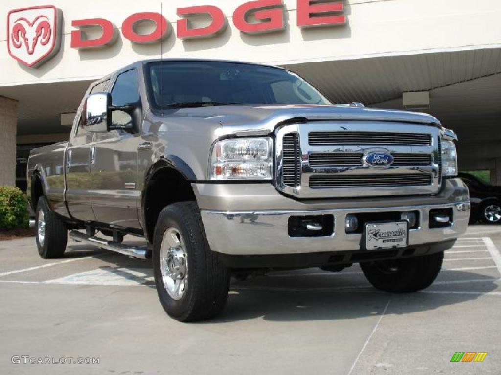 2007 F250 Super Duty Lariat Crew Cab 4x4 - Arizona Beige Metallic / Tan photo #1