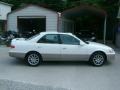 Super White - Camry LE Photo No. 7