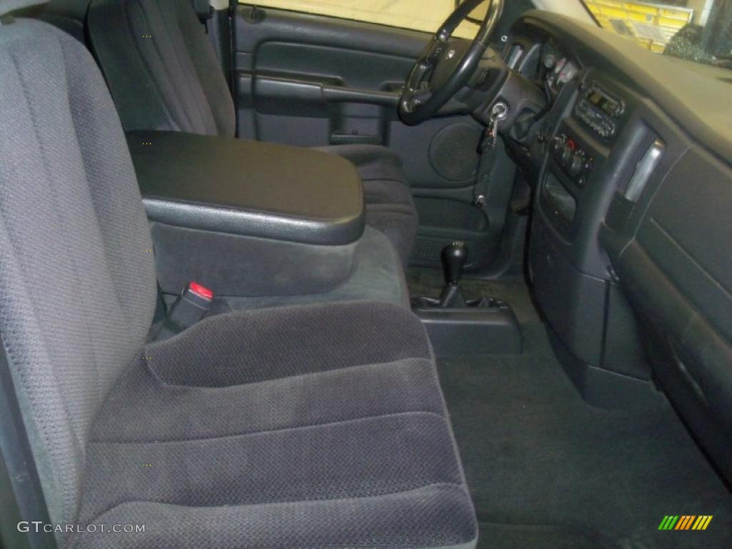 2004 Ram 1500 SLT Quad Cab 4x4 - Black / Dark Slate Gray photo #21